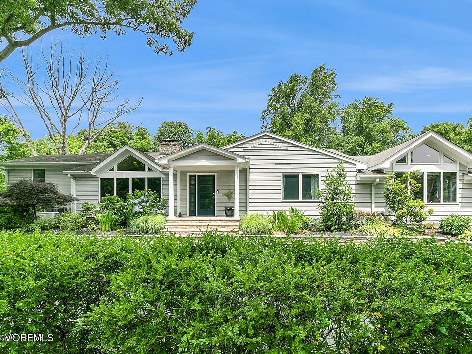 1st image of 16 Bingham Hill Cir