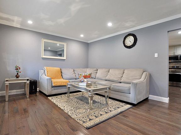 5th image of 933 Cormar Dr