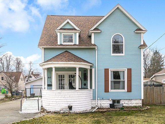 5th image of 217 W Allegan St