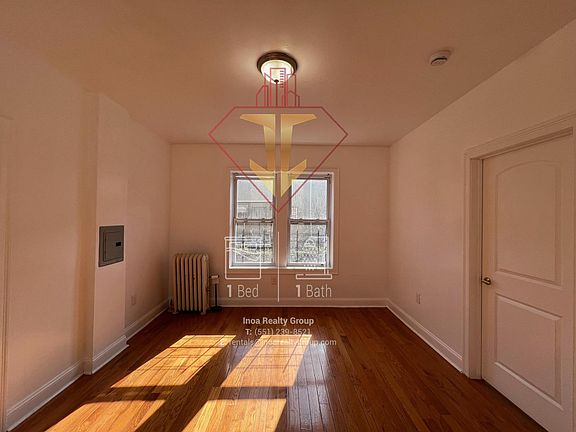5th image of 485 Garfield Ave APT 2