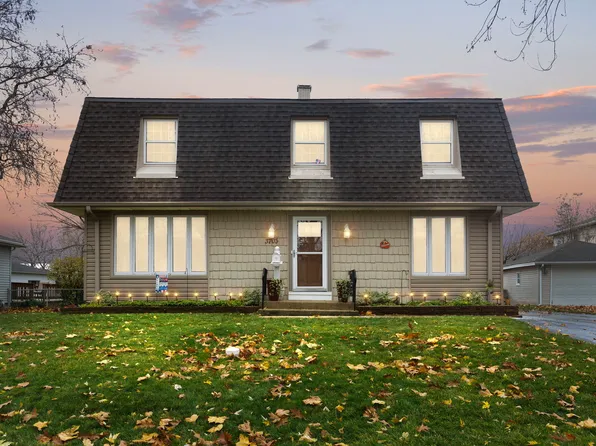 3703 Meadow Dr, Rolling Meadows, IL 60008