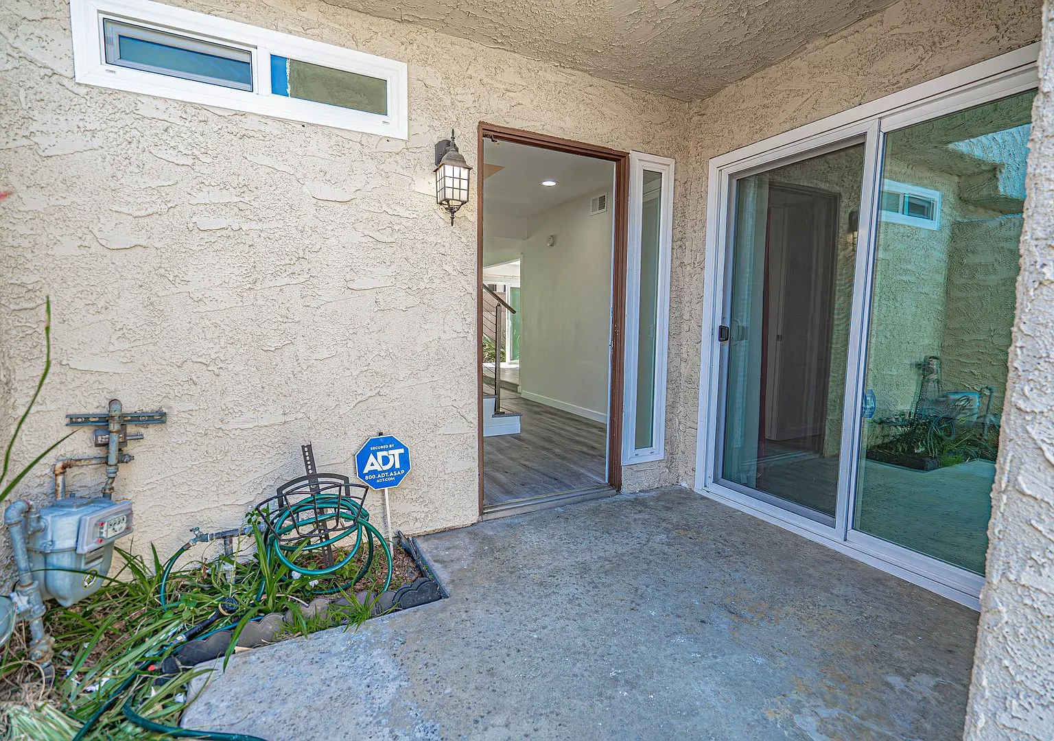 4 Bedroom Condo for Rent in Panorama City! — Photo 2