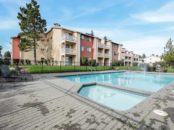 Crystal Springs Apartments