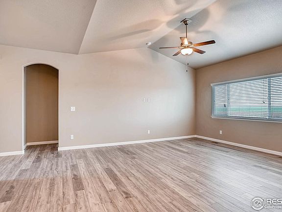 4th image of 828 Depot Dr