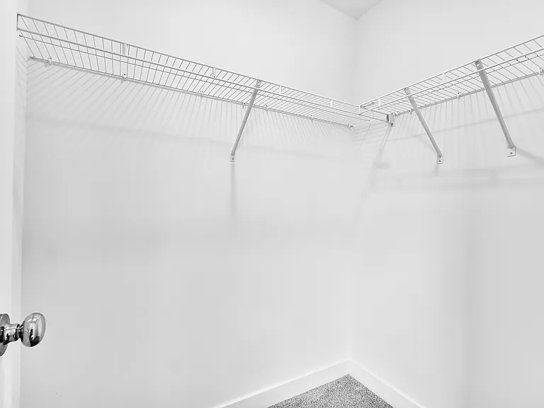 425 Eisenhower St — Photo 15