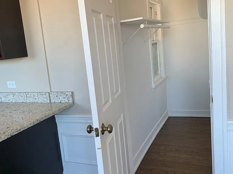 5653 N Spaulding Ave #3E — Photo 9
