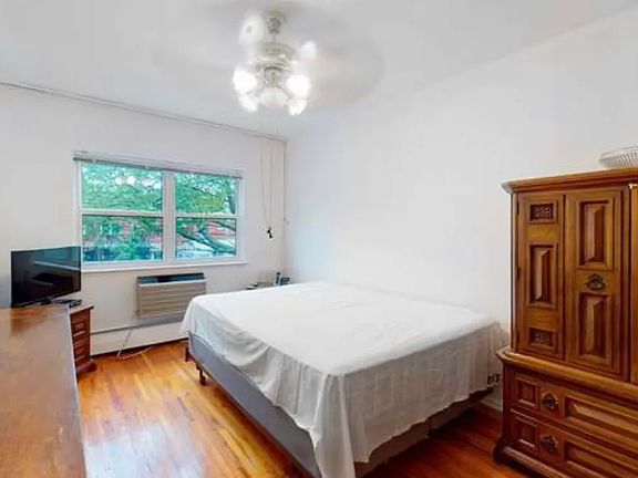 5th image of 12441 Flatlands Ave #Bd