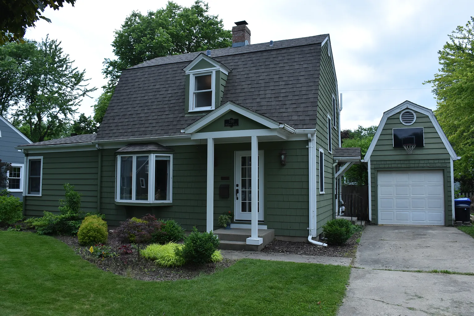 730 McKinley Ave photo 1