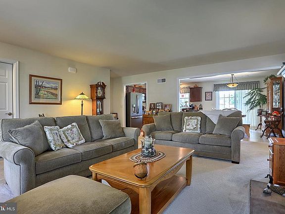 5th image of 27 Loganberry Ct