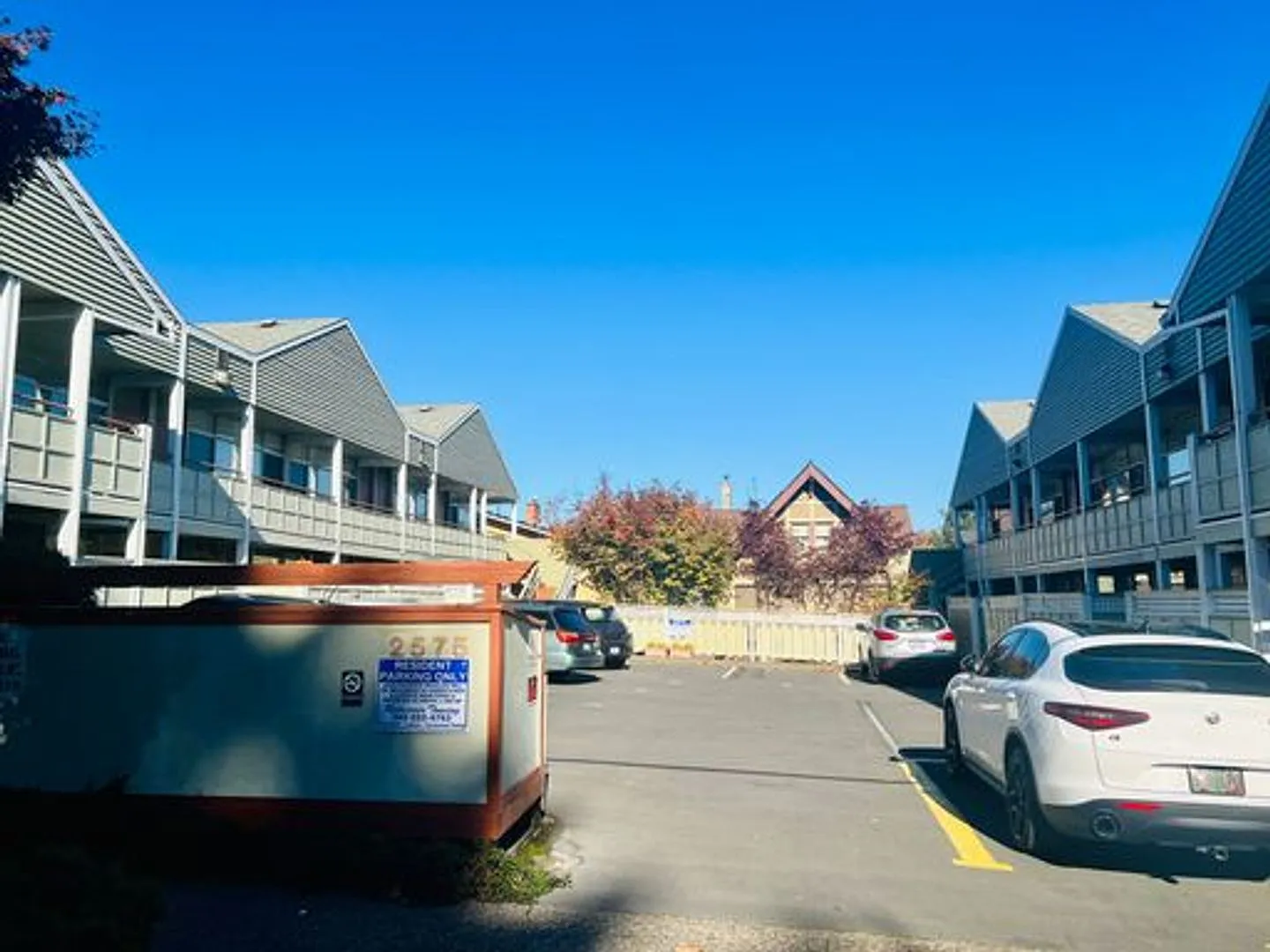 #229-Marshall House Apartments — Photo 1