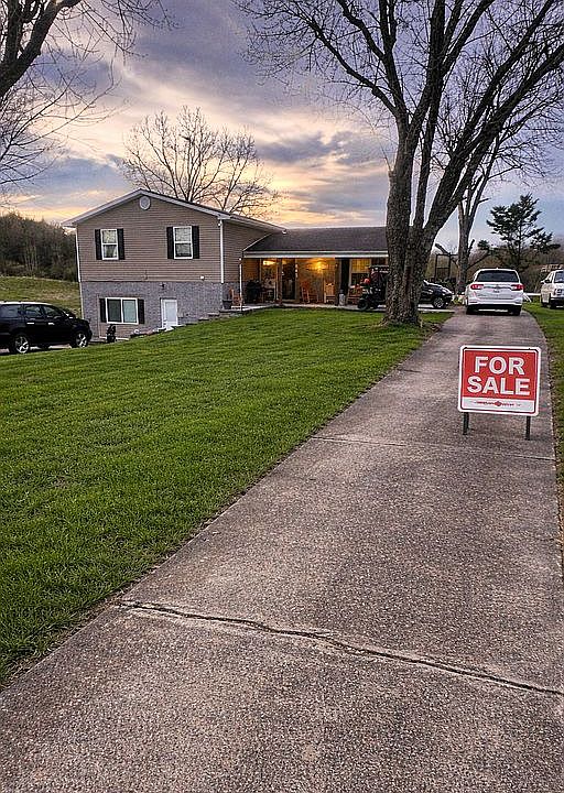 1st image of 645 Mount Hope Rd