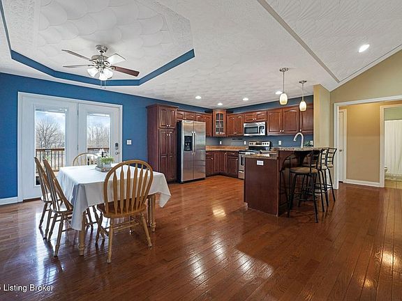3rd image of 111 E Piedmont Dr