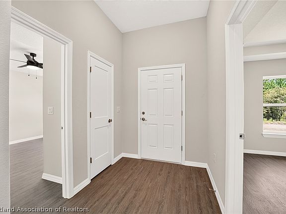 3rd image of 1505 Carrington Ave
