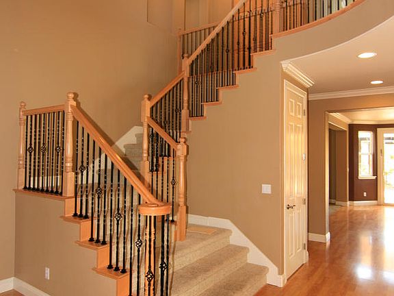 3rd image of 300 Phebe Ct