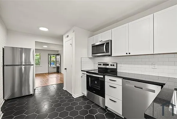 1640 W Northwest Blvd #7 — Photo 7