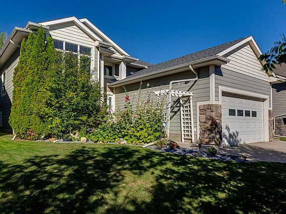 2nd image of 47 E Webster Dr