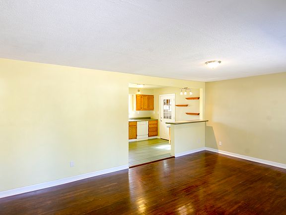 2nd image of 612 Margaret Ave