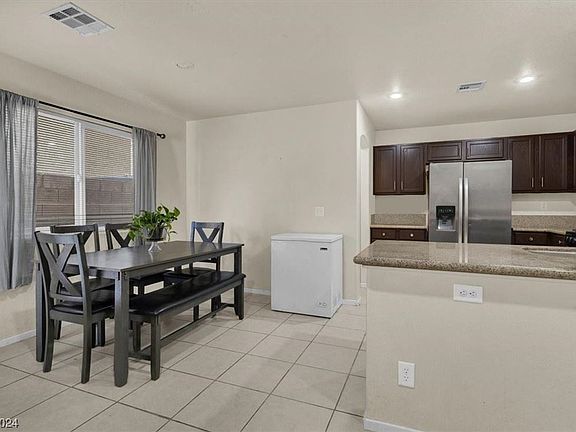 5th image of 9069 Badby Ave