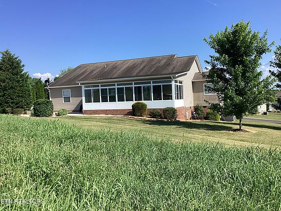 5th image of 204 Terry Ln
