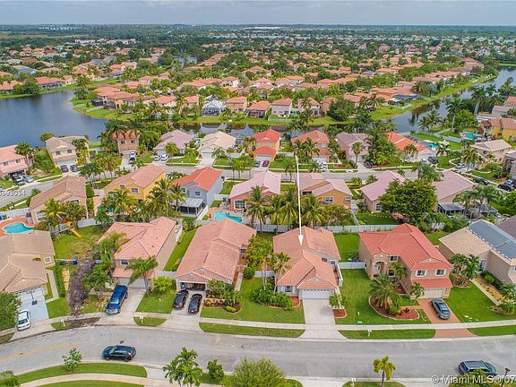 3rd image of 1030 NW 191st Ave