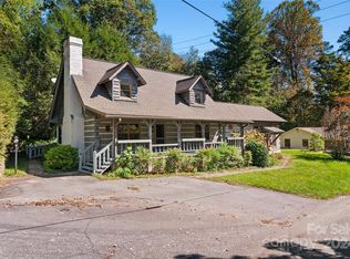 210 Cokesbury Cir, Lake Junaluska, NC 28745