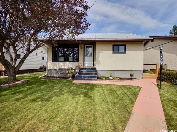 729 Isabelle STREET, Estevan, SK S4A 1P8