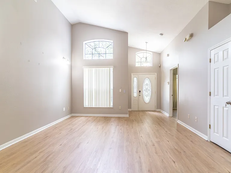 102 Ivy Brook Ct — Photo 9