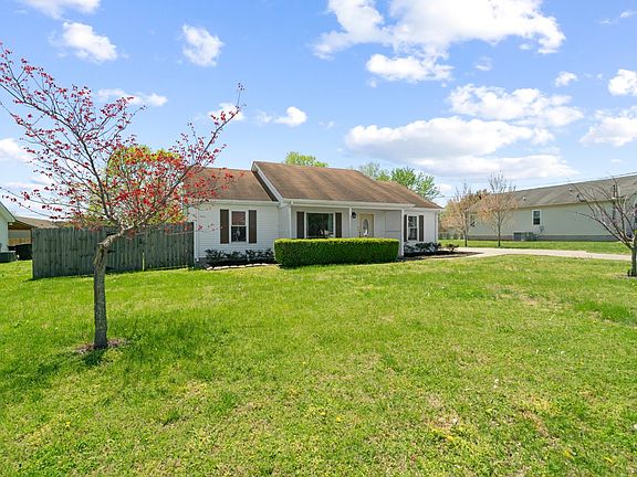 4th image of 1112 Flowers Ct