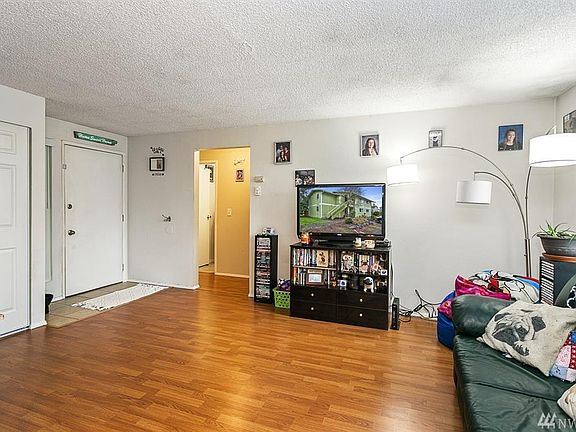 5th image of 9118 Meridian Pl NE