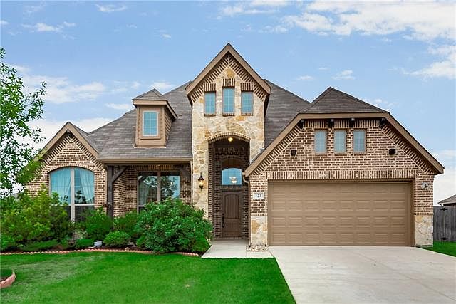 1st image of 121 Hillcrest Way