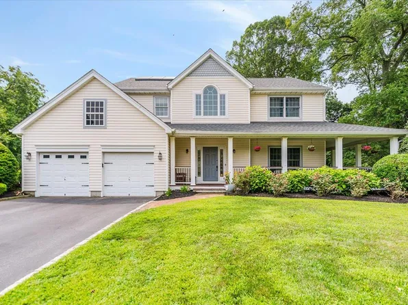 7 Cumberland Court, Huntington, NY 11743