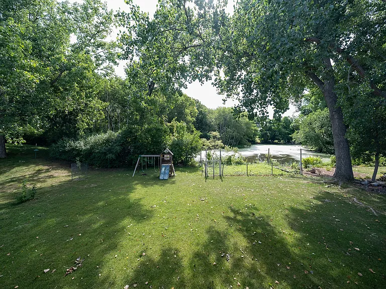8514 Underwood Ln N — Photo 24
