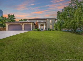 22 E Ridgeview Dr, Sand Springs, OK 74063