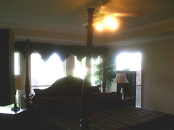 5th image of 3219 Latrobe Ln