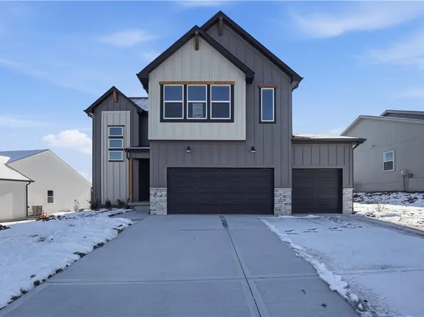 338 Meadowlark Dr, Raymore, MO 64083