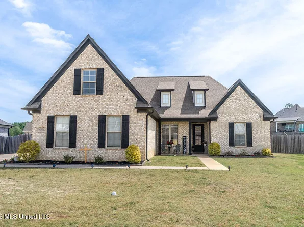 1529 Fall Garden Dr, Hernando, MS 38632