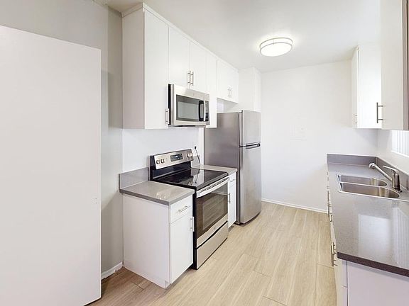 4th image of 16930 Blackhawk St APT 17
