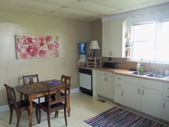 3rd image of 400 Lamont St APT 1