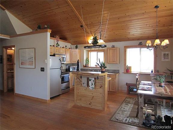 3rd image of 698 Arrowhead Dr