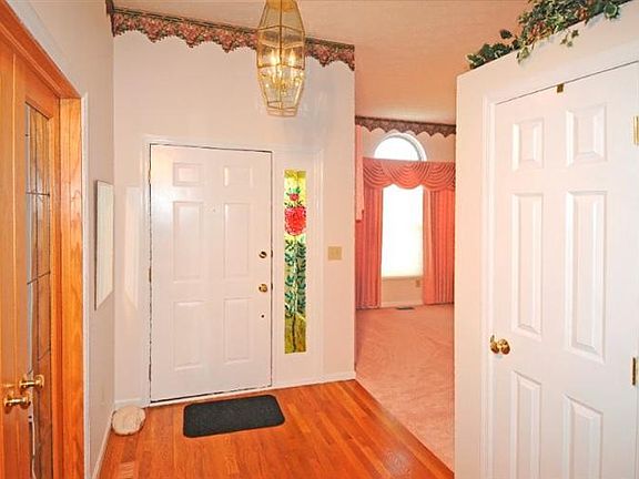 5th image of 1113 Lake Pointe Ct