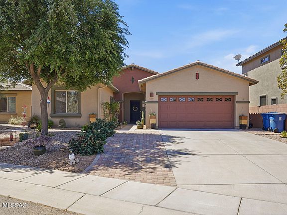 3rd image of 838 E Gunsight Mountain Pl
