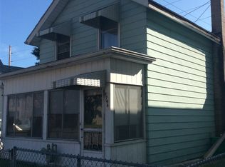 1796 Jackson St, Dubuque, IA 52001