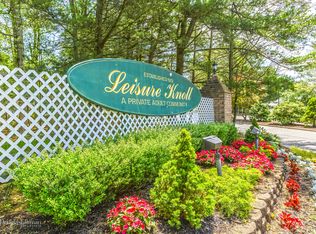 214 Beaumont Ct, Ridge, NY 11961