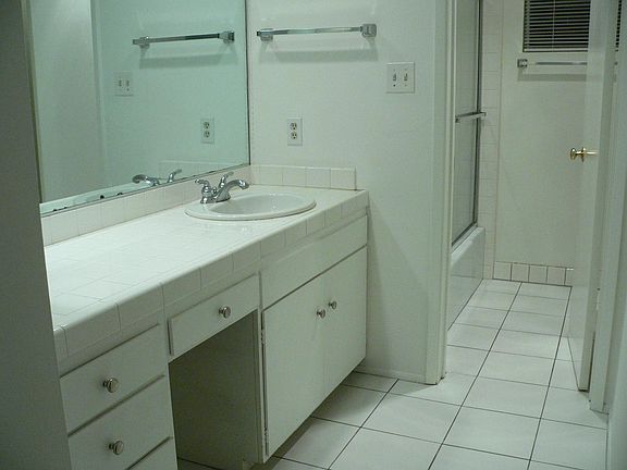 5th image of 425 S Hudson Ave APT 5