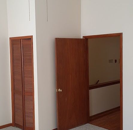 front bedroom (new carpet)