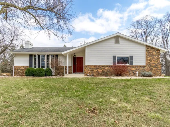 1034 N Main St, Roanoke, IN 46783