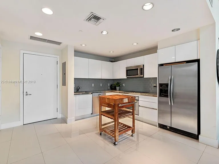 1060 Brickell Ave #601 — Photo 9
