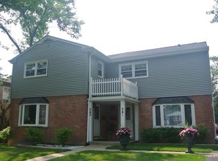 583 Ivy Ct, Lake Forest, IL 60045