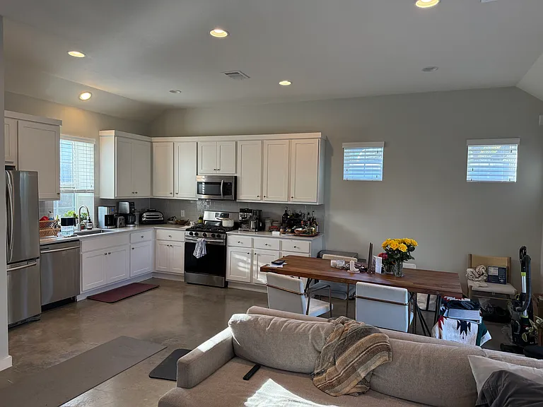 2700 Francisco St #B — Photo 9