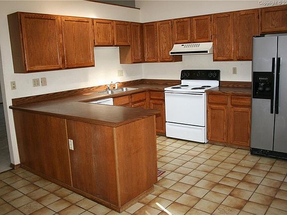 5th image of 6465 Fall River Dr